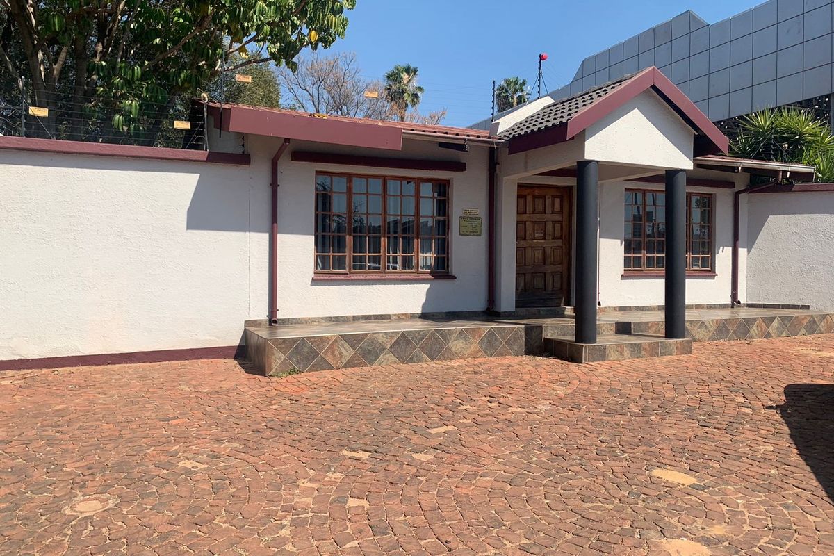 Prime Commercial Property in Pretoria North - Photo 2