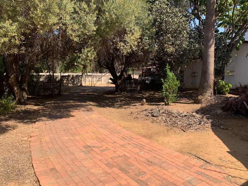 Prime Commercial Property in Pretoria North - Photo 9