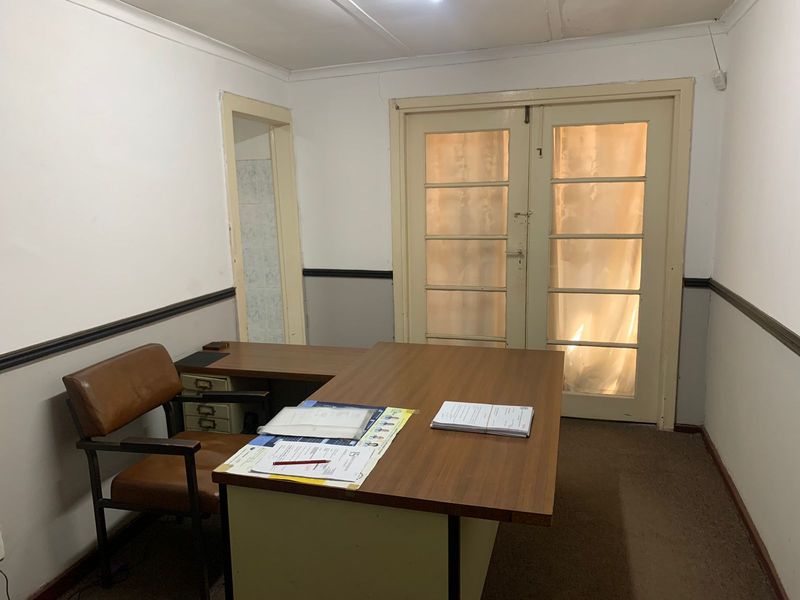 Prime Commercial Property in Pretoria North - Photo 6