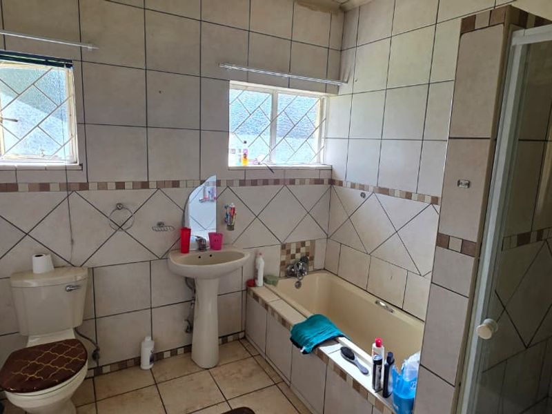 Perfect starter house for a perfect price! - Photo 8