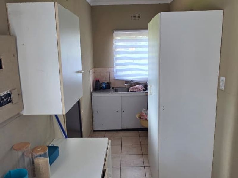 Perfect starter house for a perfect price! - Photo 6