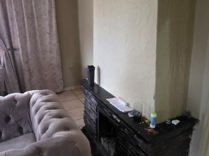 Perfect starter house for a perfect price! - Photo 3