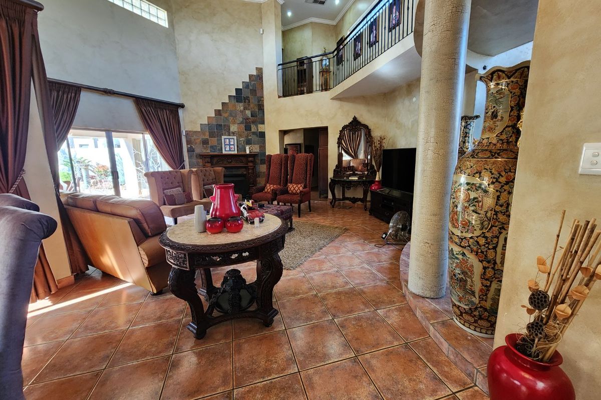 Luxurious 4-Bedroom Home in Bendor Village Polokwane - Photo 4