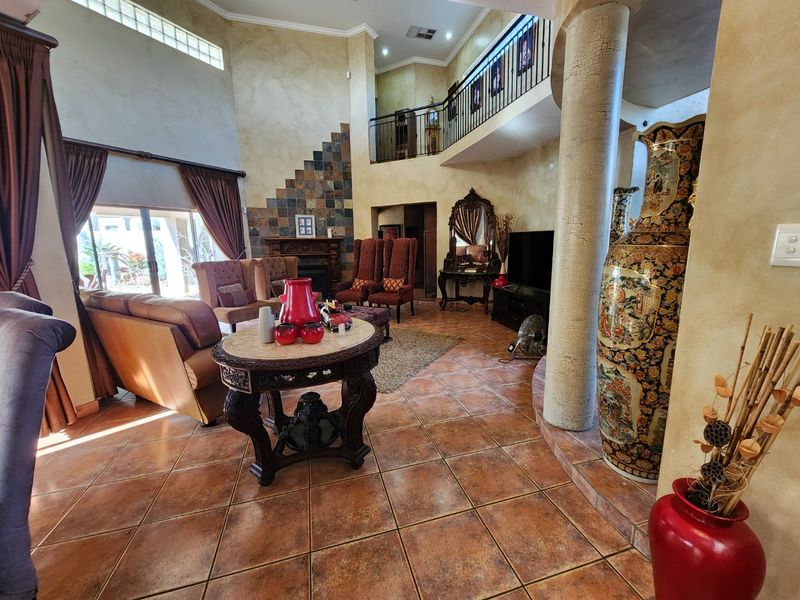 Luxurious 4-Bedroom Home in Bendor Village Polokwane - Photo 4