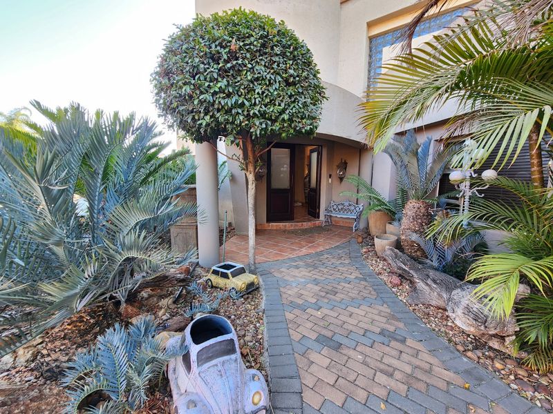 Luxurious 4-Bedroom Home in Bendor Village Polokwane - Photo 8