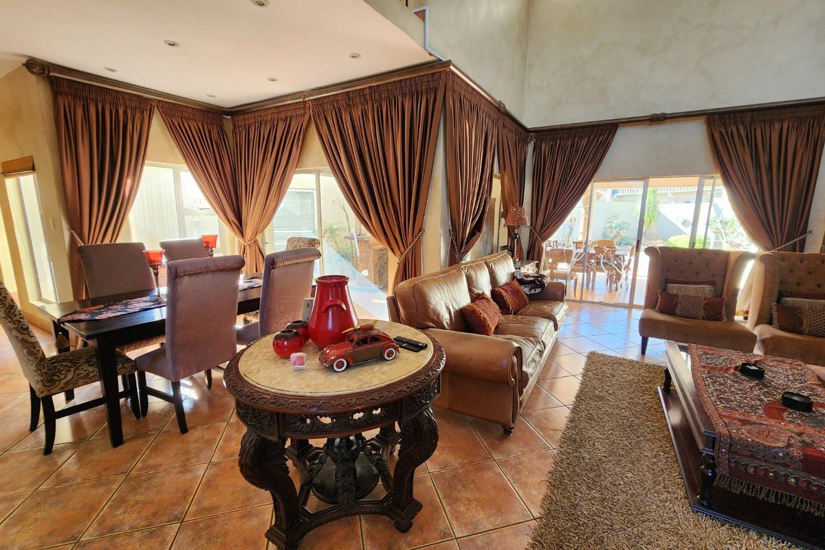 Luxurious 4-Bedroom Home in Bendor Village Polokwane - Photo 5