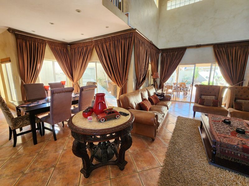 Luxurious 4-Bedroom Home in Bendor Village Polokwane - Photo 5