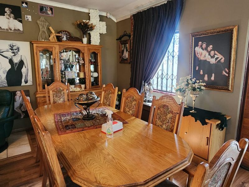 Stunning Family Oasis with Heated Pool and Entertainer’s Dream! - Photo 7