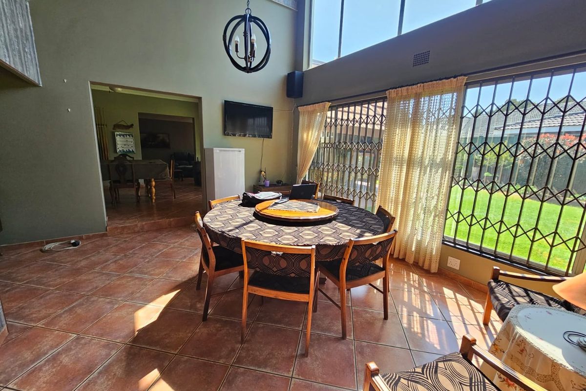 *Magnificent Property for Sale in Risiville* - Photo 5