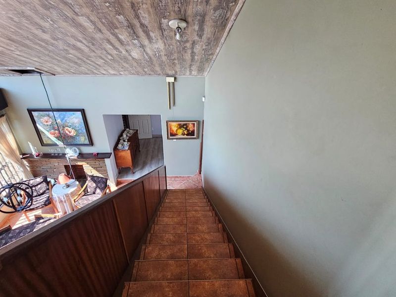 *Magnificent Property for Sale in Risiville* - Photo 4