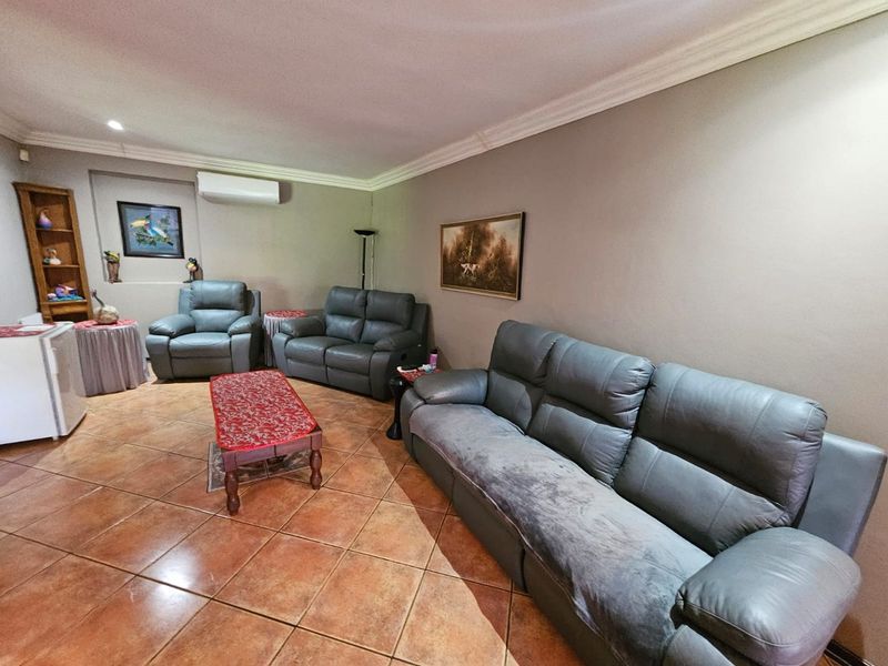 *Magnificent Property for Sale in Risiville* - Photo 10