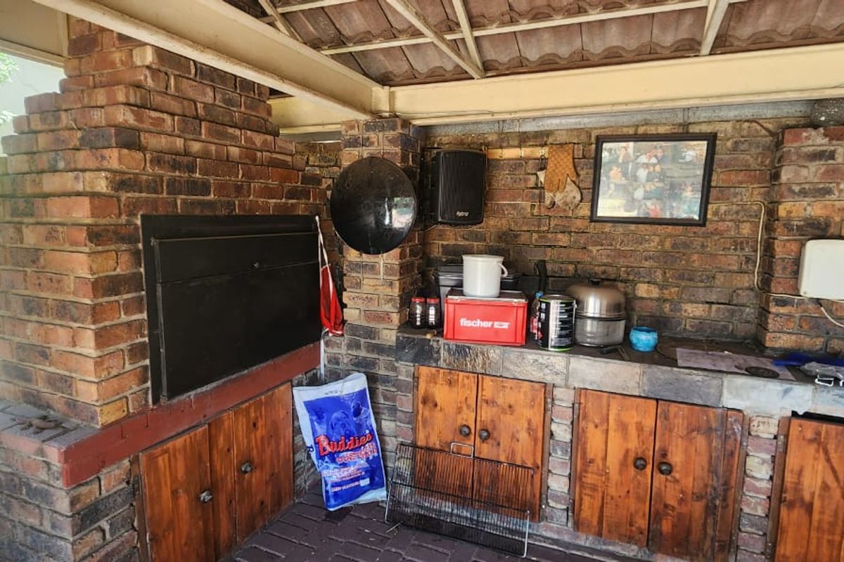 INVESTMENT OPPORTUNITY! - Photo 3