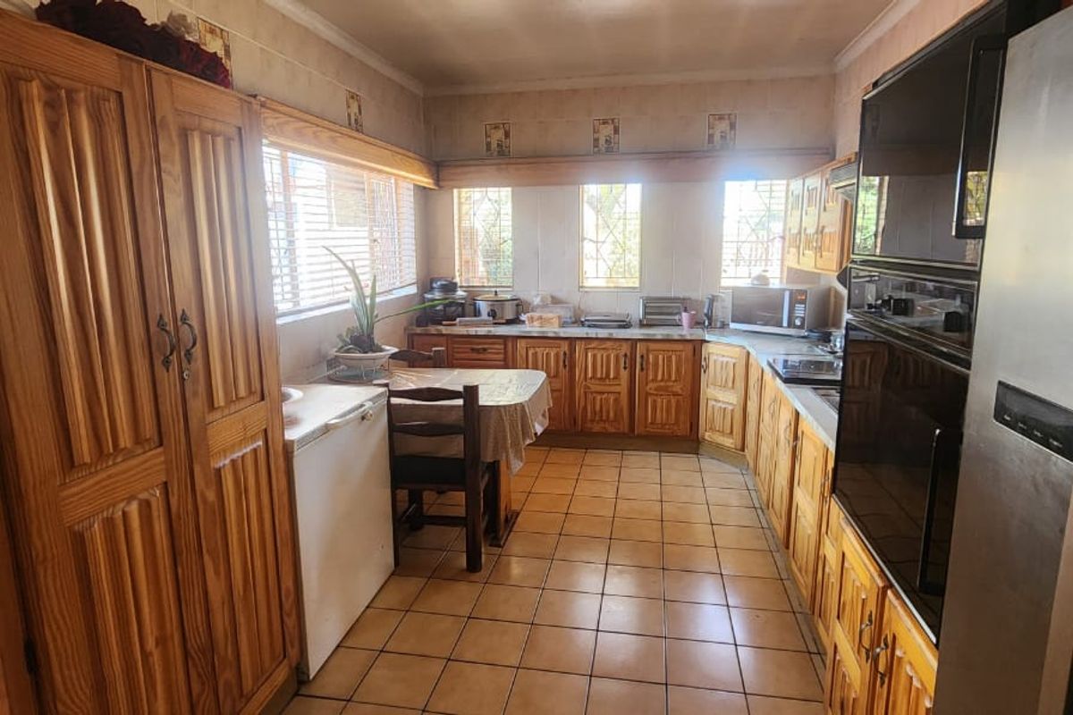 INVESTMENT OPPORTUNITY! - Photo 4
