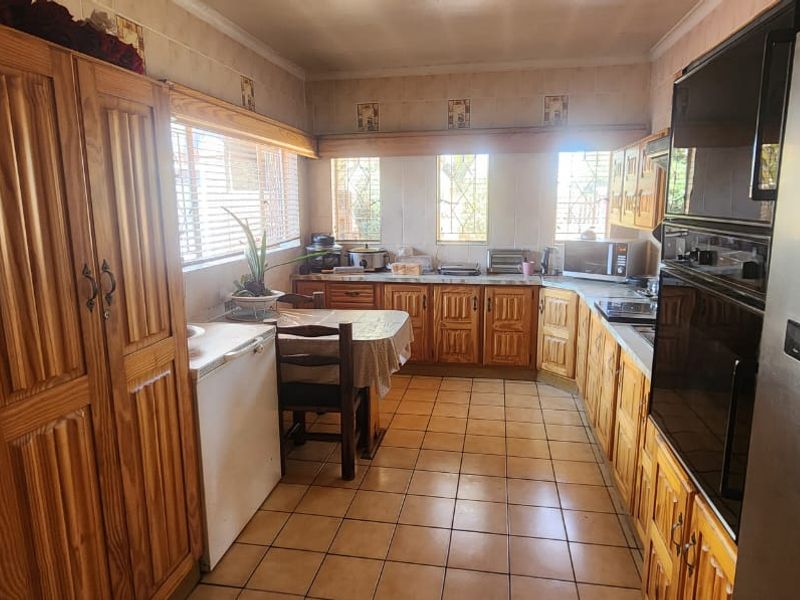 INVESTMENT OPPORTUNITY! - Photo 4