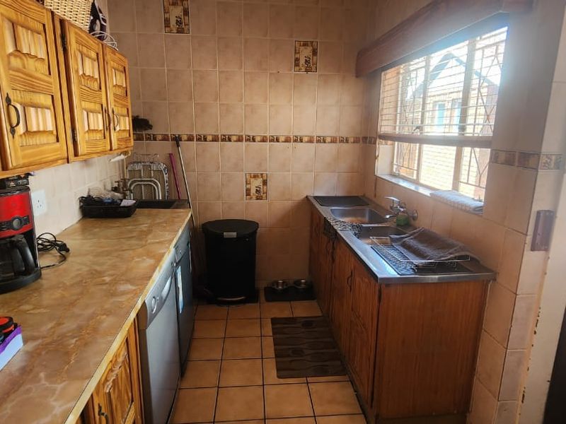 INVESTMENT OPPORTUNITY! - Photo 6