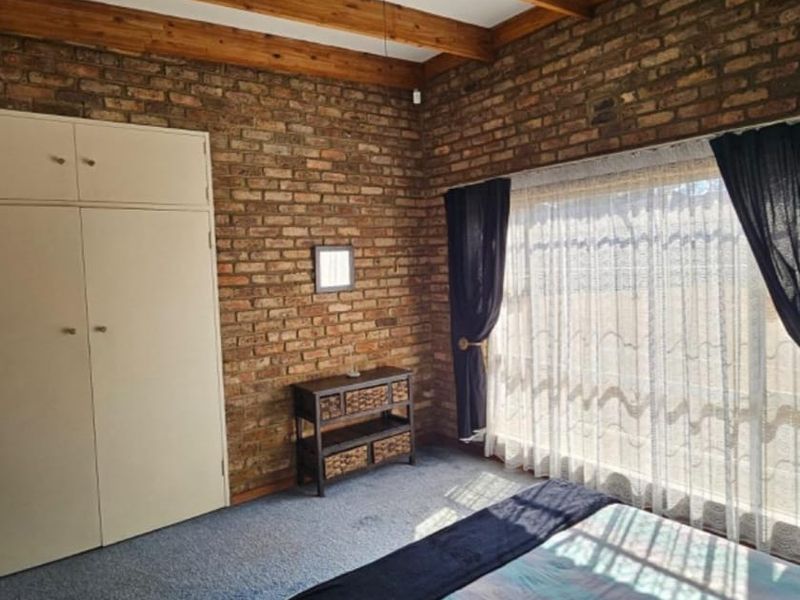 Spacious 4 Bedroom house for Sale!! - Photo 10