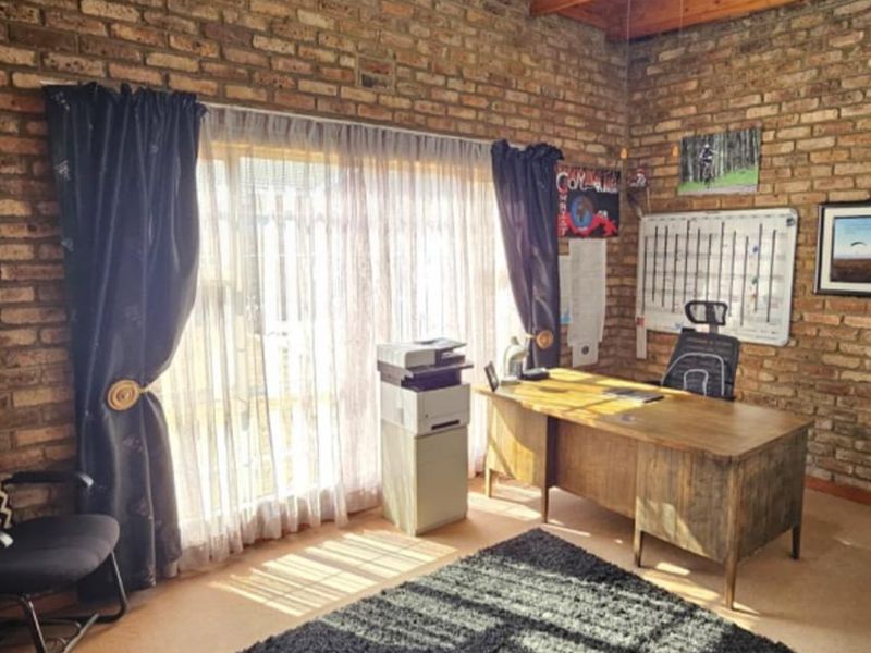 Spacious 4 Bedroom house for Sale!! - Photo 8