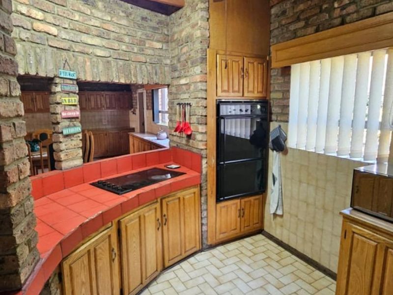 Spacious 4 Bedroom house for Sale!! - Photo 7