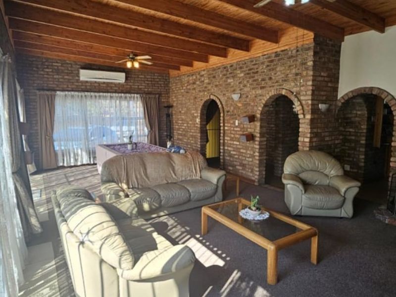 Spacious 4 Bedroom house for Sale!! - Photo 6
