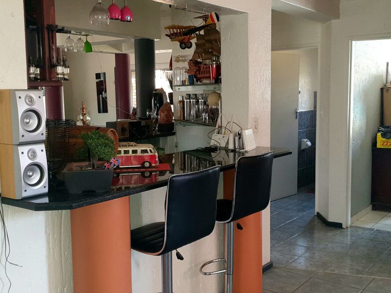 8 Bedroom, 5 bathrooms House for Sale in Dalpark 1 - Photo 5