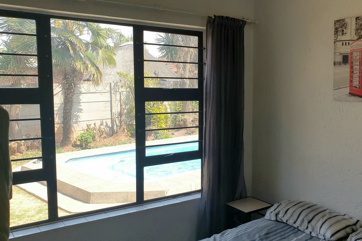 8 Bedroom, 5 bathrooms House for Sale in Dalpark 1 - Photo 4