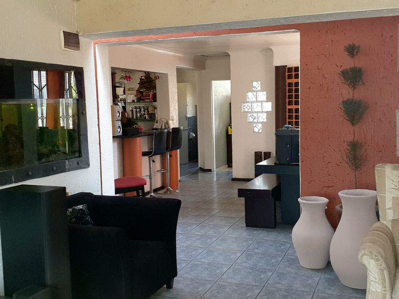 8 Bedroom, 5 bathrooms House for Sale in Dalpark 1 - Photo 6