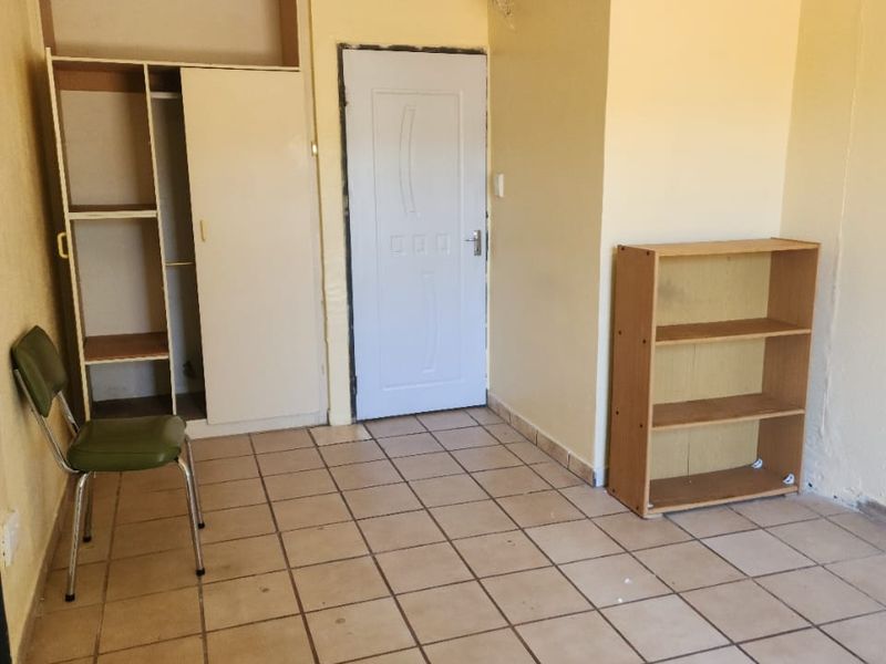 House For Sale In Vereeniging - Photo 9