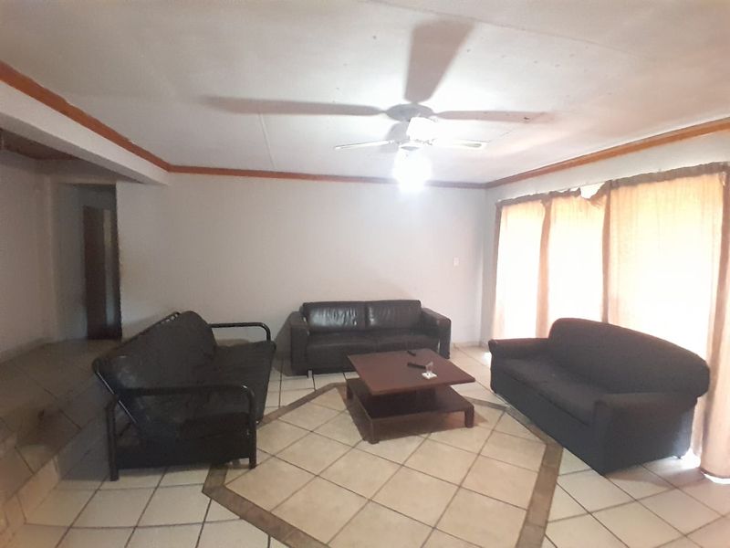 House For Sale In Vereeniging - Photo 5