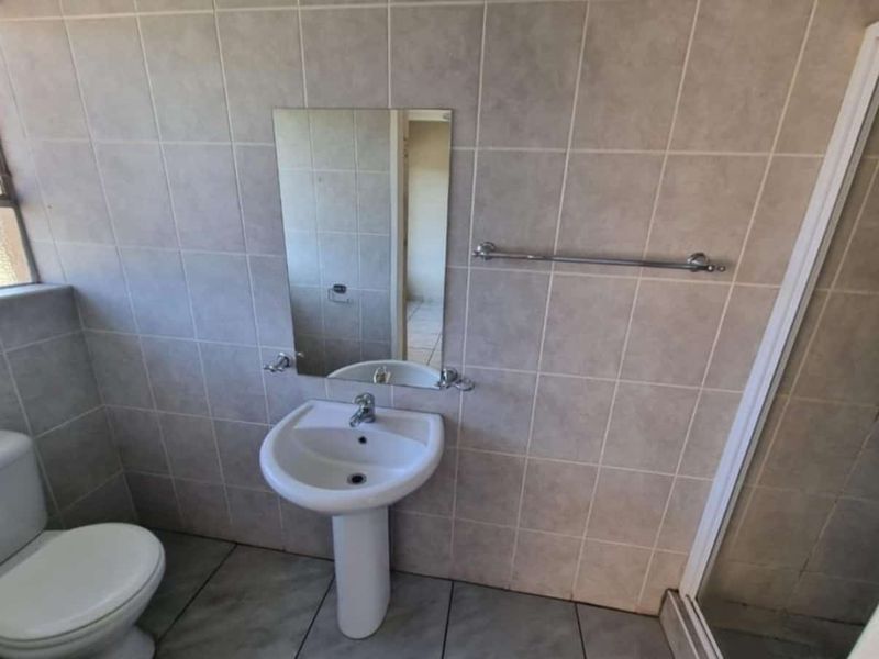 This lovely duplex, pet friendly townhouse is located in a popular complex at S.E 4 Vanderbijlpark - Photo 9