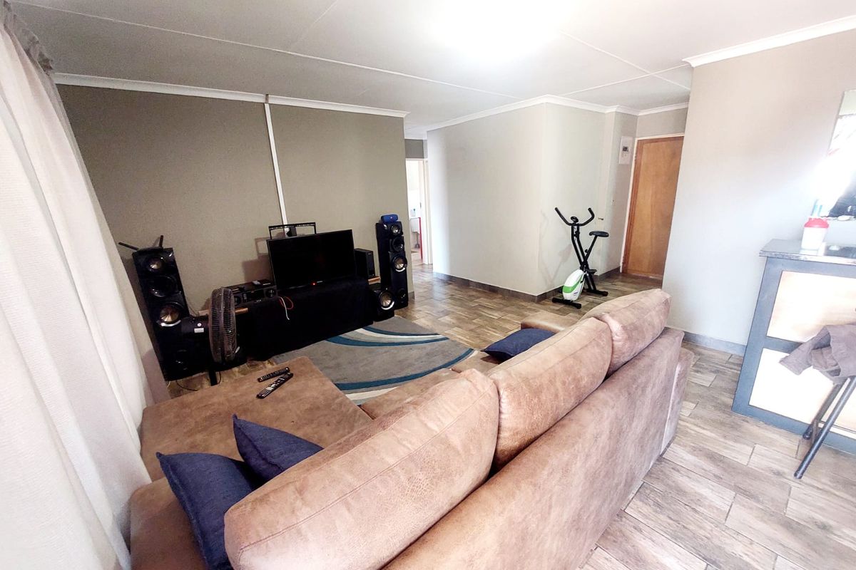 Modern 2 Bedroom Apartment in Magalieskruin - Photo 3