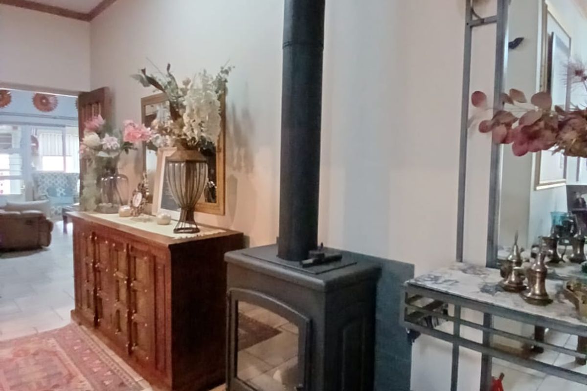 For Sale: Stunning 5-Bedroom Family Home in Sasolburg's Prime Area - Photo 4