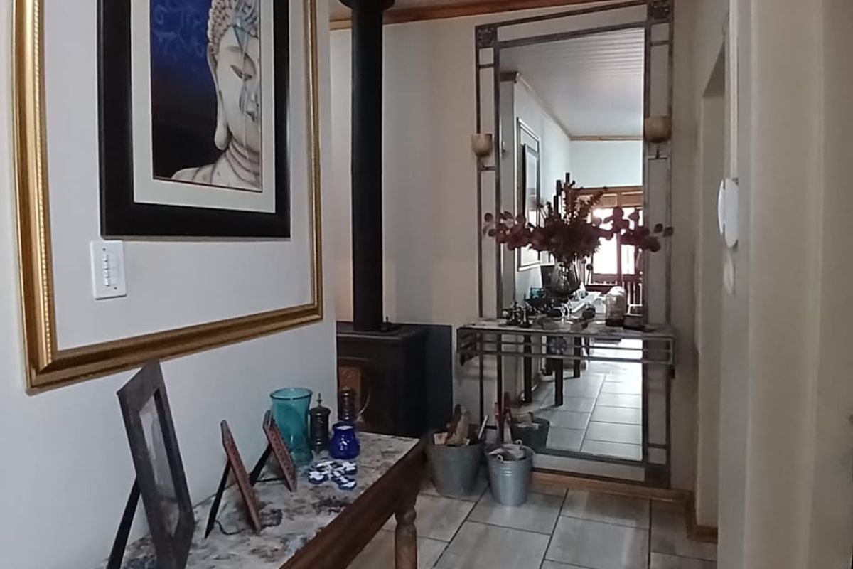 For Sale: Stunning 5-Bedroom Family Home in Sasolburg's Prime Area - Photo 3