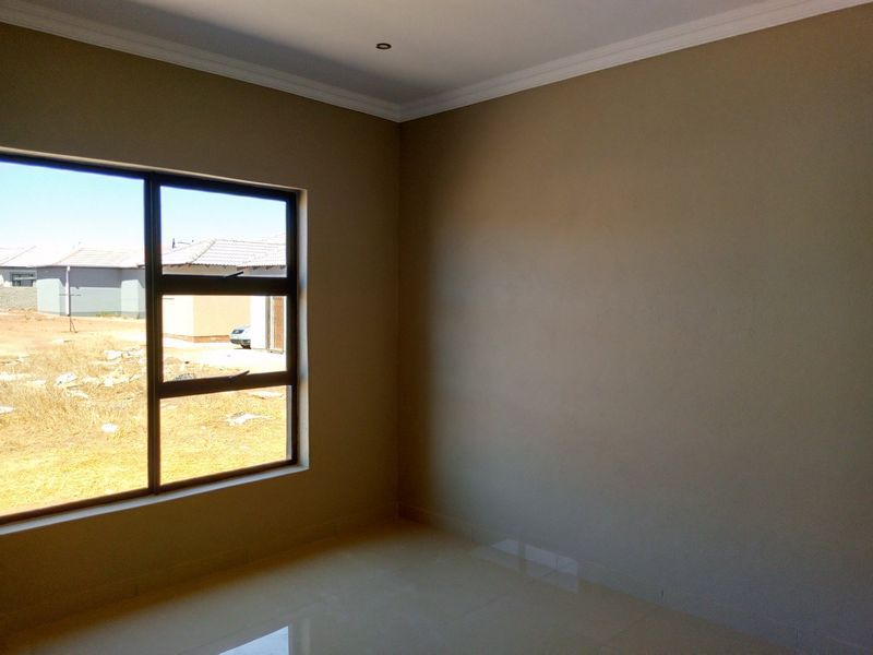 Modern 3-Bedroom Home in Bendor Meadows - Prime Location Near Mall of the North. - Photo 9