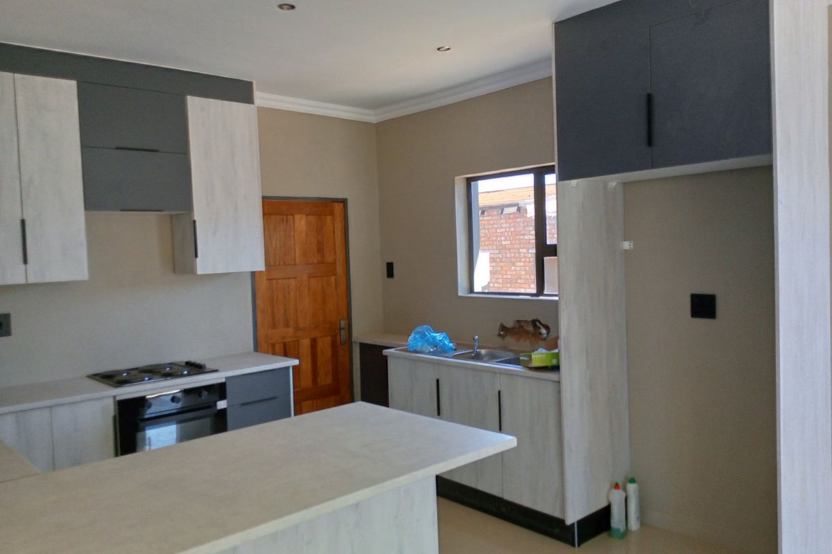 Modern 3-Bedroom Home in Bendor Meadows - Prime Location Near Mall of the North. - Photo 3