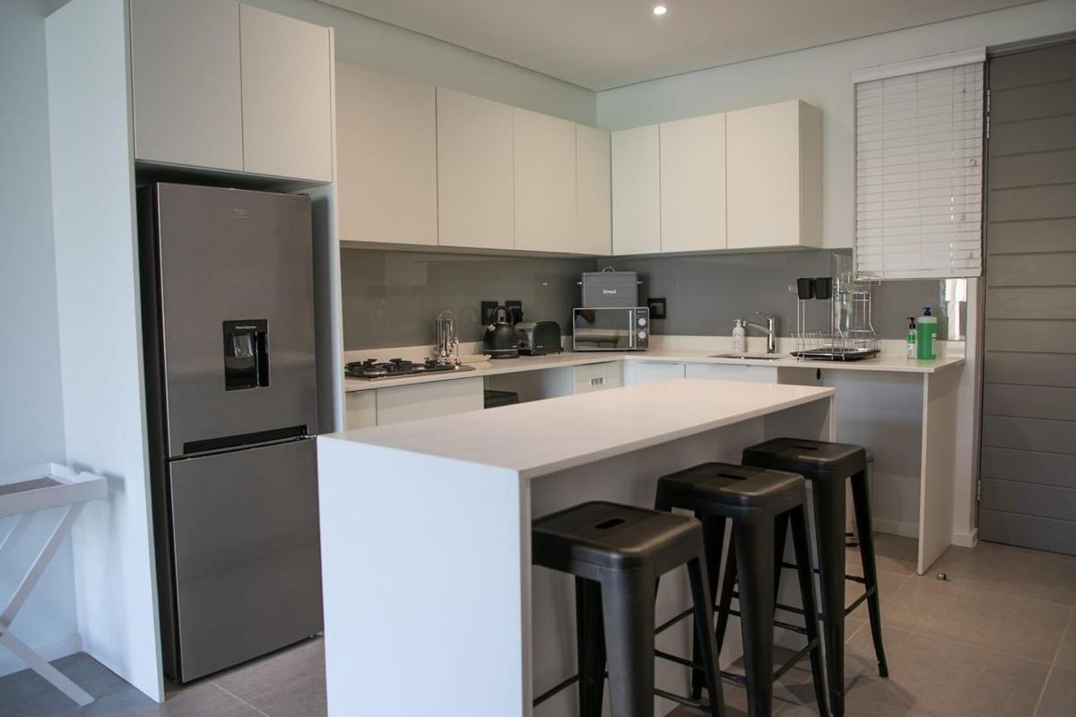 2 Bedroom Apartment in Pebble Beach - Photo 4