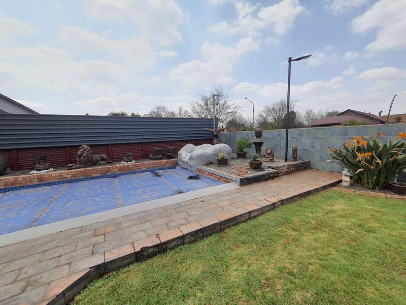 Property COMPLETELY OF THE GRID WITH SOLAR AND WATER (Strong Borehole) - Photo 2
