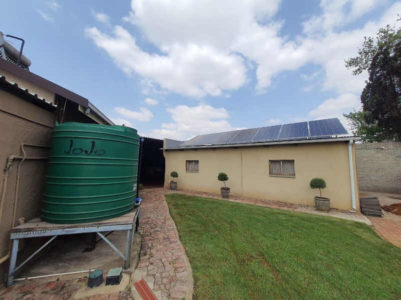 Property COMPLETELY OF THE GRID WITH SOLAR AND WATER (Strong Borehole) - Photo 9
