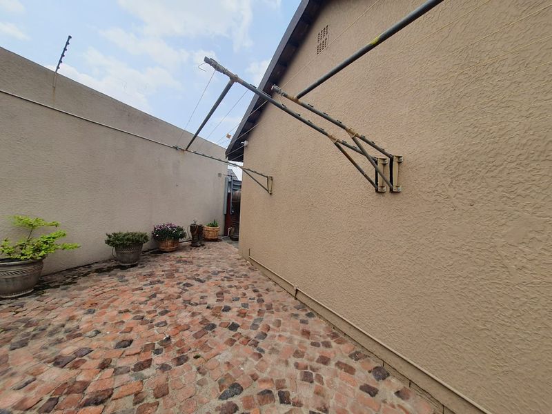 Property COMPLETELY OF THE GRID WITH SOLAR AND WATER (Strong Borehole) - Photo 8
