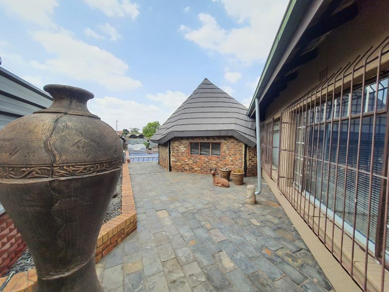 Property COMPLETELY OF THE GRID WITH SOLAR AND WATER (Strong Borehole) - Photo 7