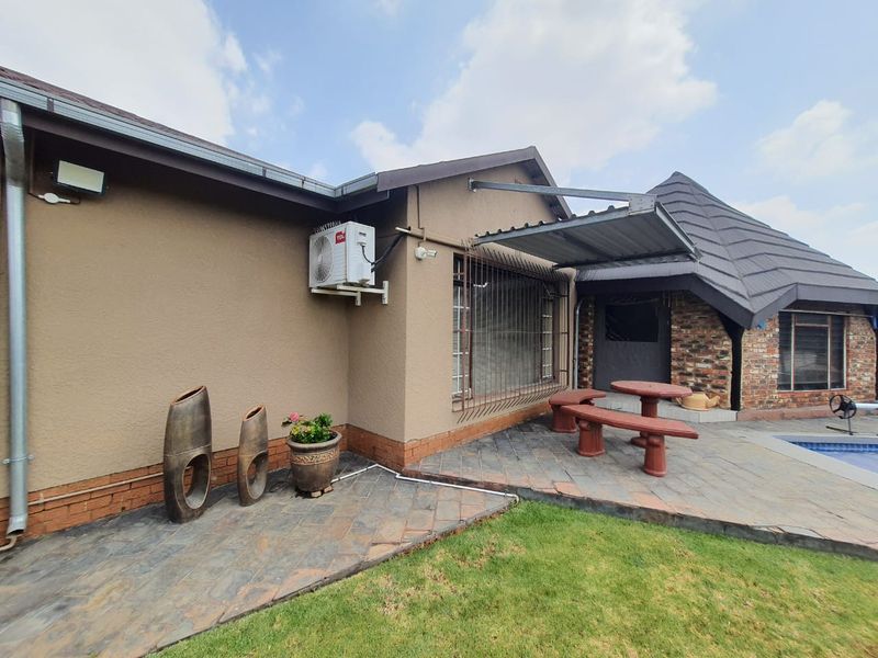 Property COMPLETELY OF THE GRID WITH SOLAR AND WATER (Strong Borehole) - Photo 5