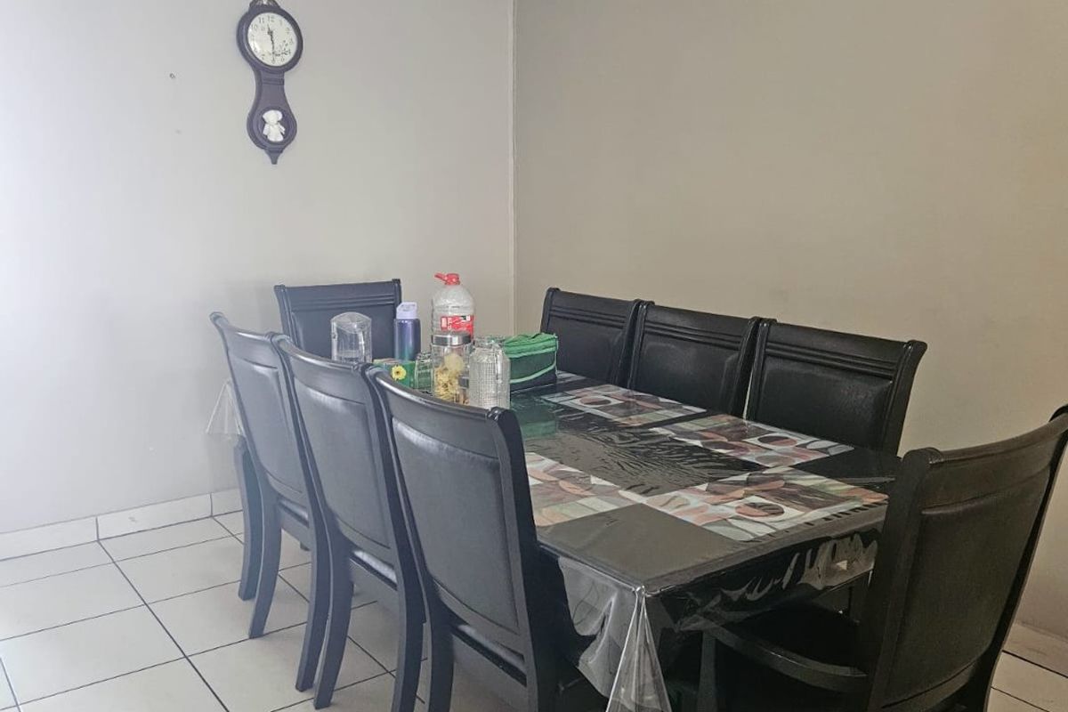 Flat For Sale In Vereeniging - Photo 4