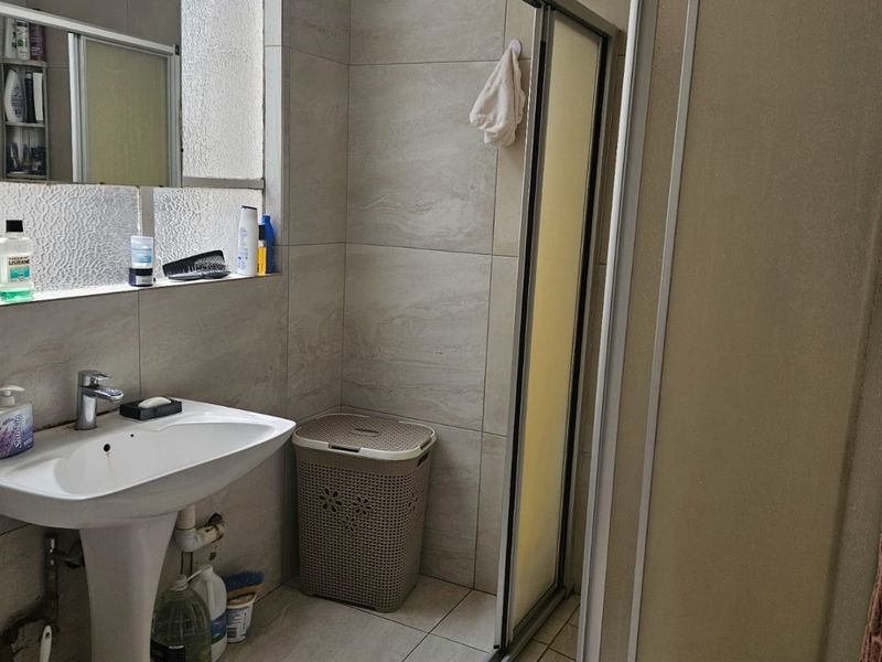 Flat For Sale In Vereeniging - Photo 6