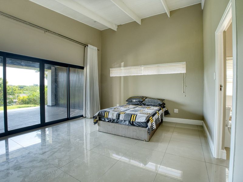 Stunning 4 Bedroom House in Palm Lakes - Photo 9