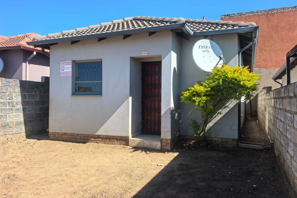 Freehold For Sale In Kempton Park - Photo 2