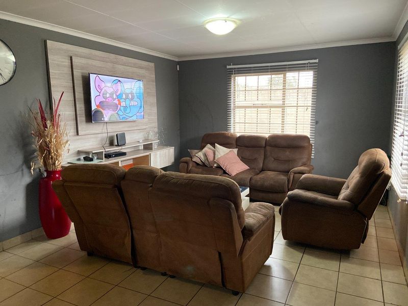 House For Sale In Centurion - Photo 4