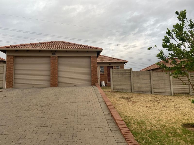 House For Sale In Centurion - Photo 1