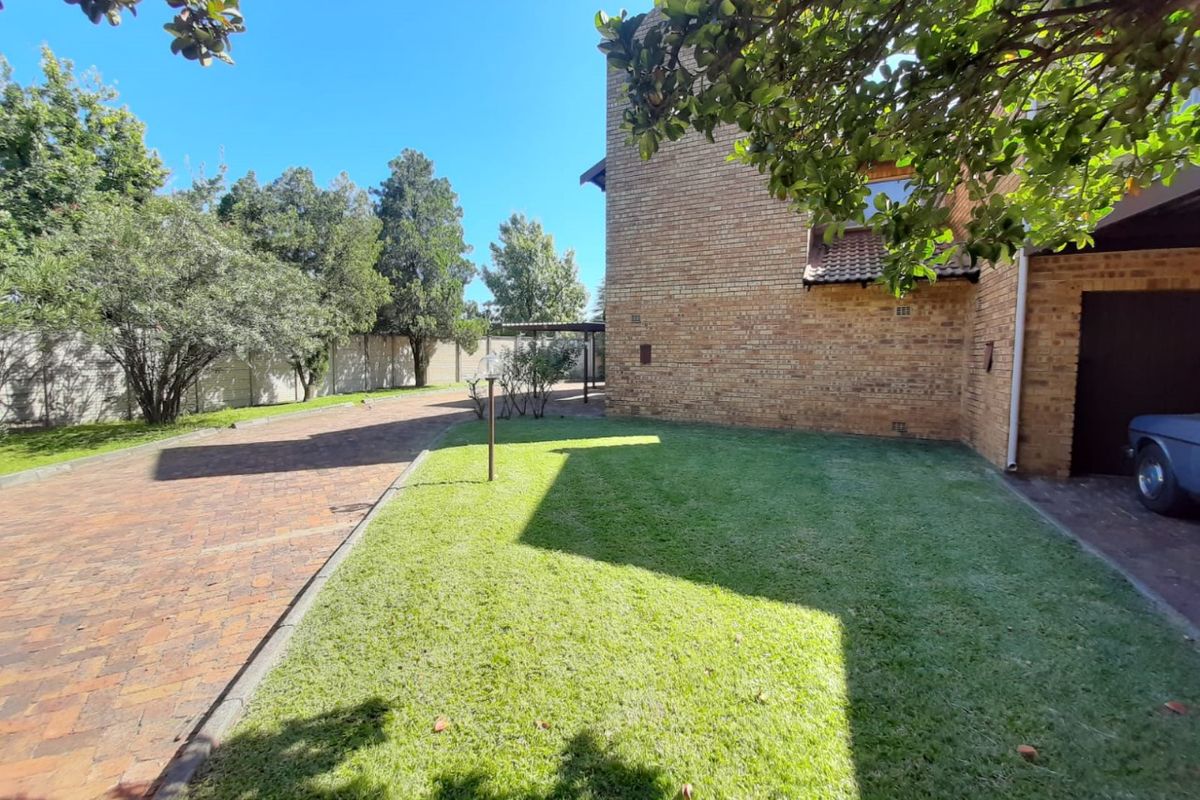 Beautiful duplex facebrick townhouse for sale in Sasolburg walking distance to shopping center - Photo 5