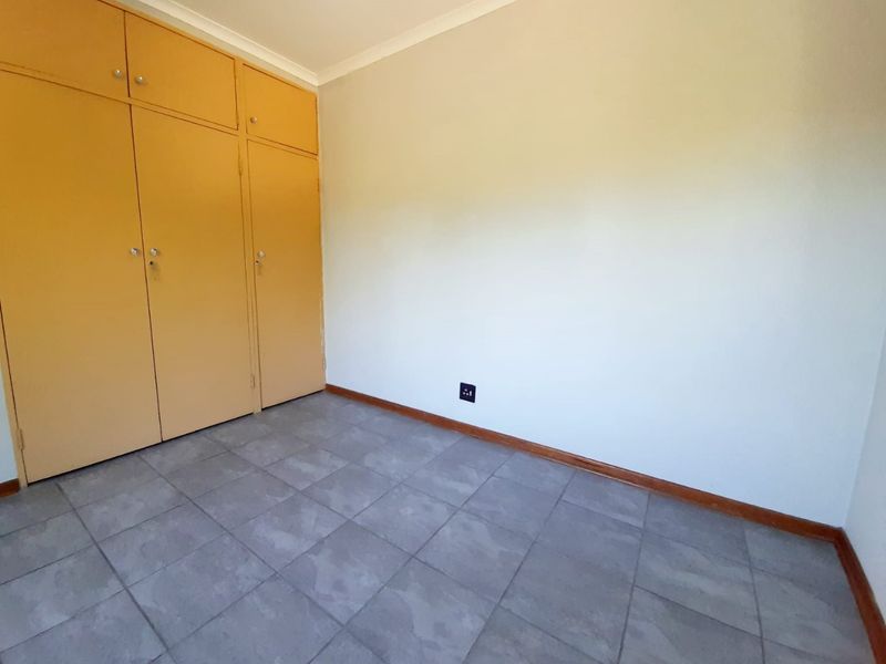 Beautiful duplex facebrick townhouse for sale in Sasolburg walking distance to shopping center - Photo 8