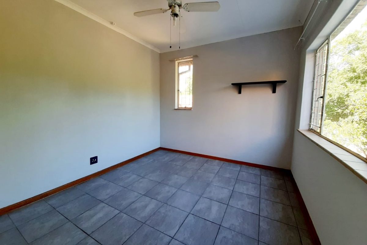 Beautiful duplex facebrick townhouse for sale in Sasolburg walking distance to shopping center - Photo 3