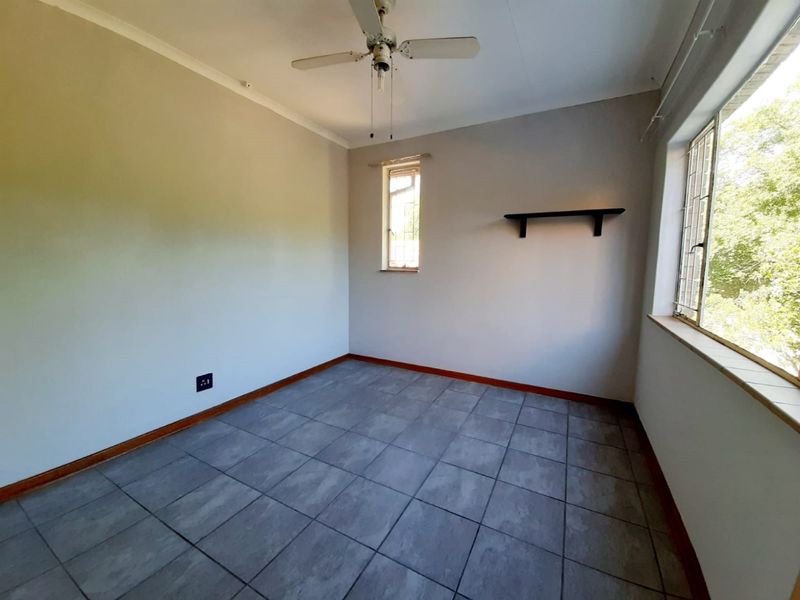 Beautiful duplex facebrick townhouse for sale in Sasolburg walking distance to shopping center - Photo 3